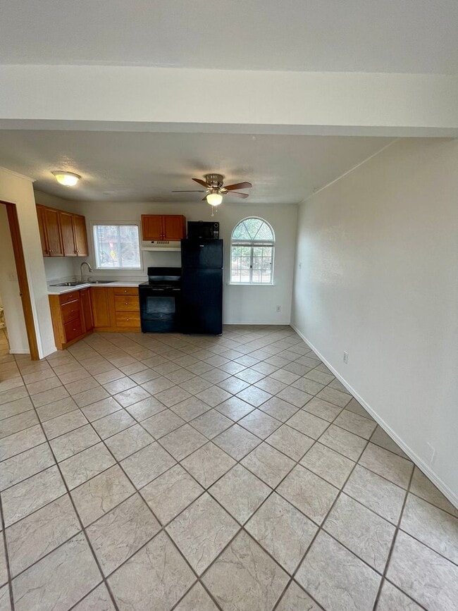 Photo - Manitou Springs 2 bedroom / 1 bath Available NOW