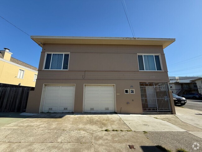 Building Photo - 3 BR / 2 BA Single Family Home, Hardwood F...