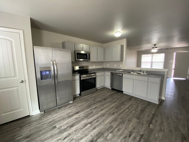 Photo - Beautiful 3bed/2bath Home