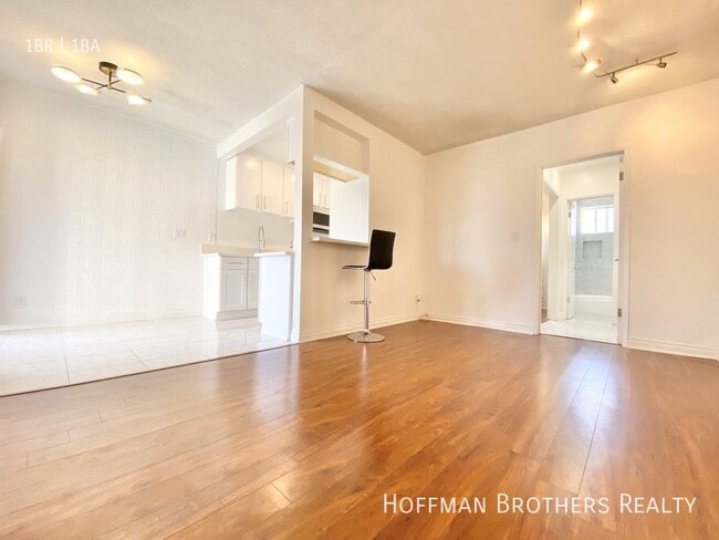 Photo - 1315 N June St Unit 209