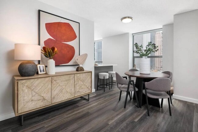 Building Photo - 1 bedroom in Chicago IL 60601 Unit 813