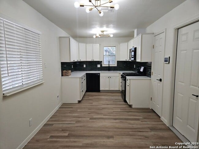 Photo - 4 Bedroom one story in Silver Creek