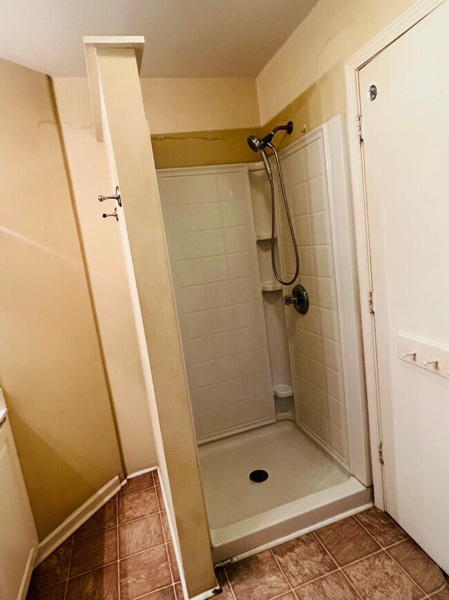 Photo - 1040 Roundknob Ave