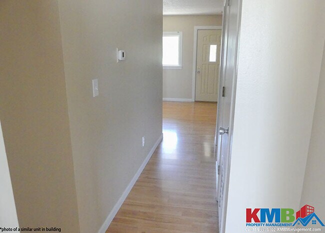 Photo - 215 W Marengo Rd Unit 2