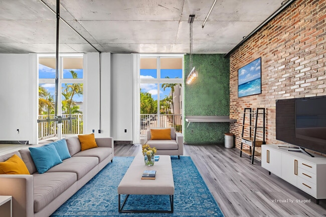 Photo - 2100 Van Buren St Unit 203