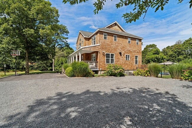 71 Old Canoe Place Rd