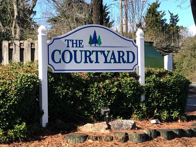 Welcome to The Courtyard - 4210 Wilshire Blvd Unit 106
