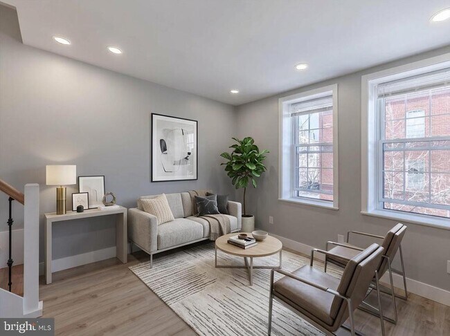 Photo - 672 N 19th St