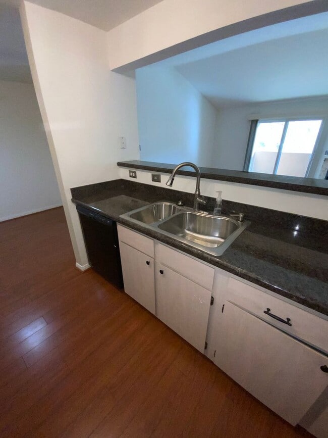 Photo - BLACK MTN AREA CLOSE TO FREEWAY! Large Henderson Condo in Big Horn Community