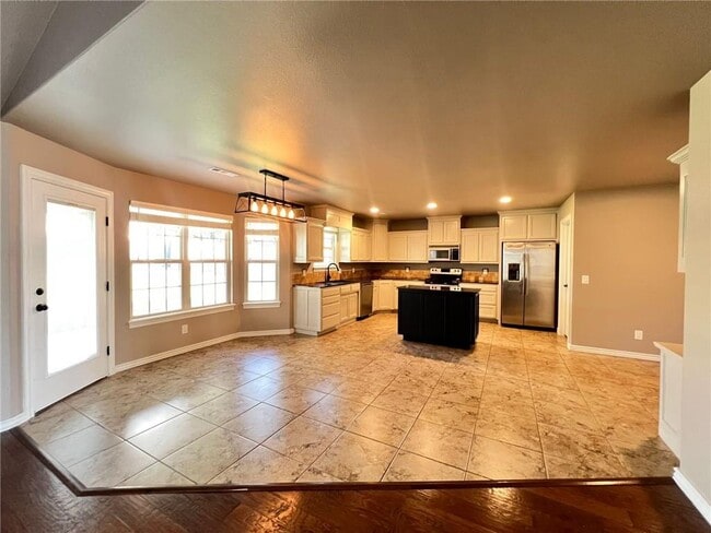 Photo - 440 Carlson St