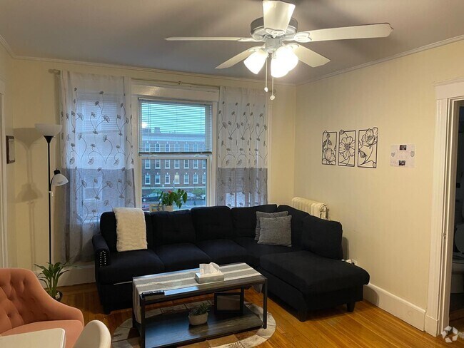 Building Photo - 1607 Commonwealth Ave Unit 27 Rental