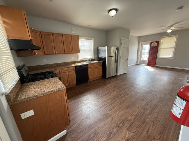 Photo - 112 Laurel St