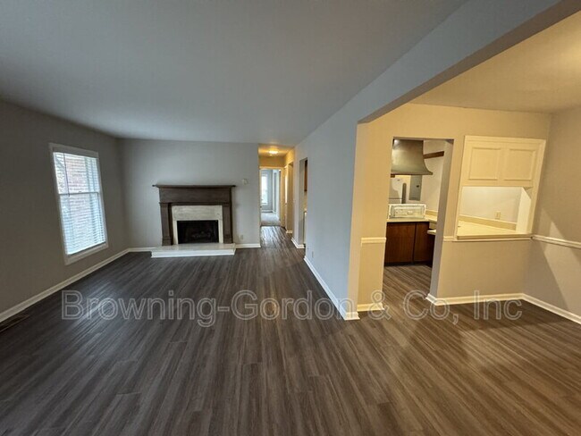 Photo - 5025 Hillsboro Dr