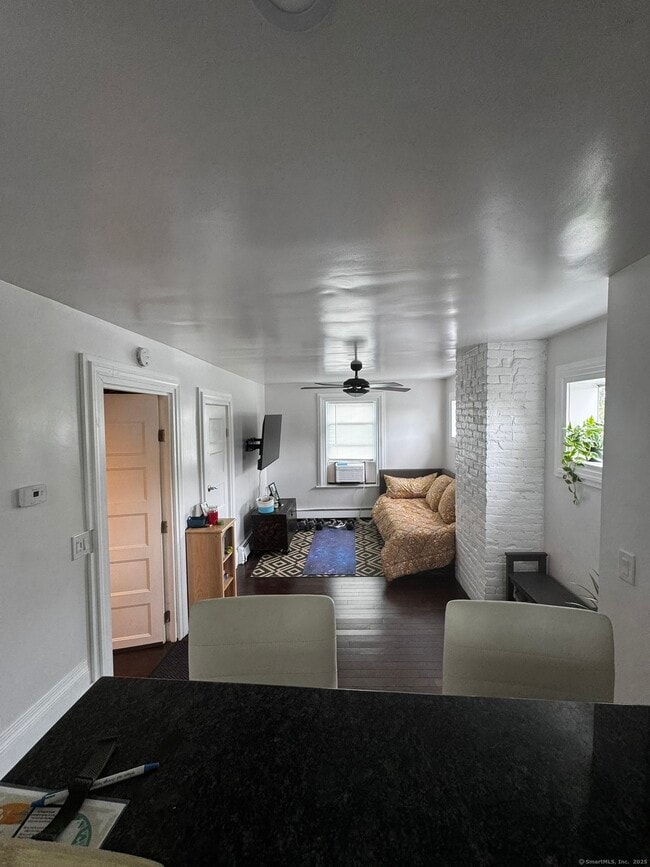 Building Photo - 147 Fairfield Ave Unit 2A Rental