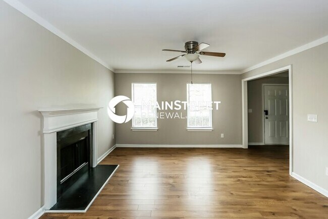 Photo - 4 Bedroom Pet-Friendly Home in CHARLOTTE, NC with Main Street Renewal