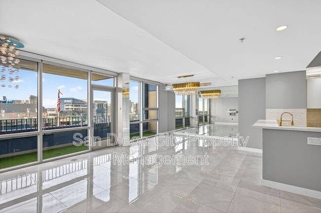 Building Photo - 321 Tenth Ave Unit 2204