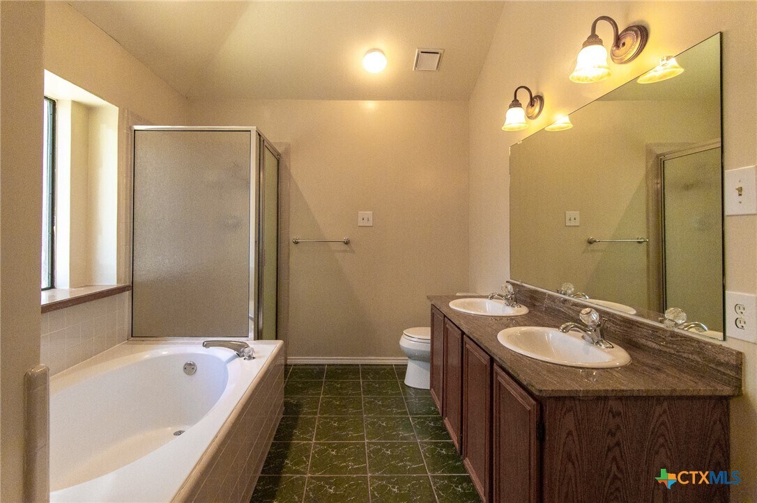 Photo - 205 Tomahawk Dr House