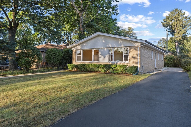 Photo - 9752 Tripp Ave