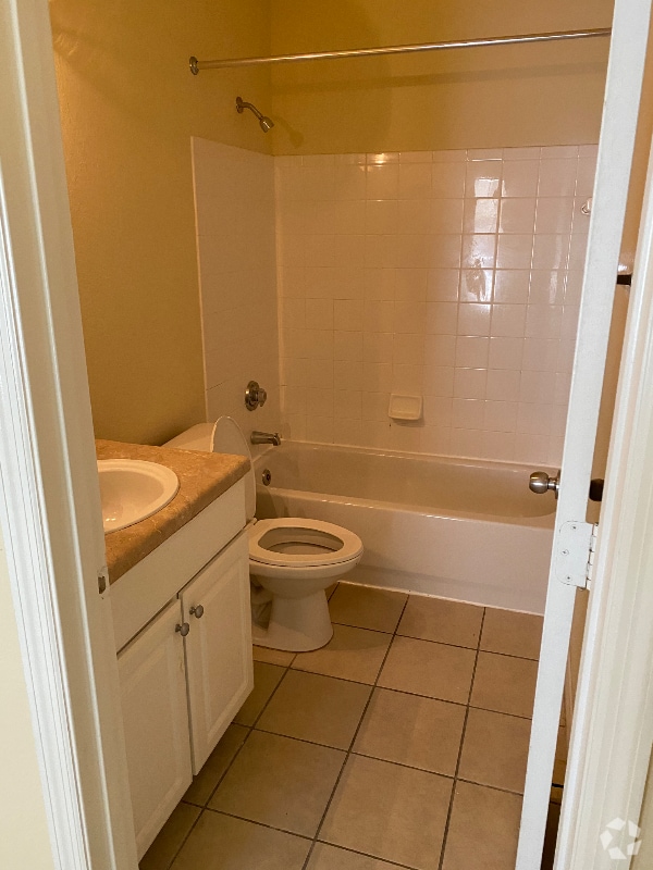 Building Photo - 5057 NW 44th Ln Rental