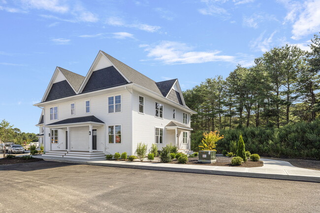 Building Photo - 50 S County Trl Unit 48A Rental