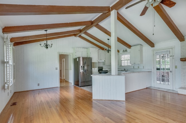 Photo - 327 Westchester Dr