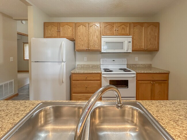 101 E Rose St Unit 2