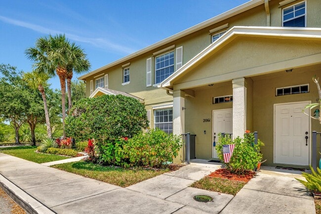 Photo - 2061 SE Glen Ridge Dr