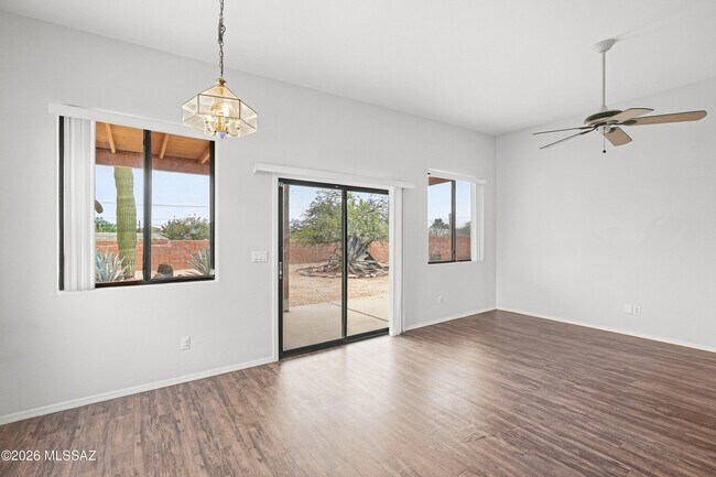 1342 W Hopbush Way
