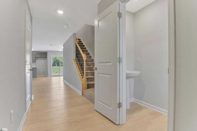 Photo - 3040 Willow Rd