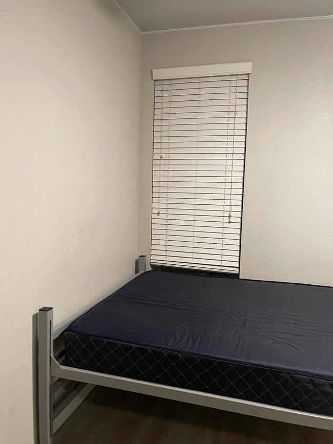 Building Photo - 565 Hank Aaron Dr SW Unit 523 A