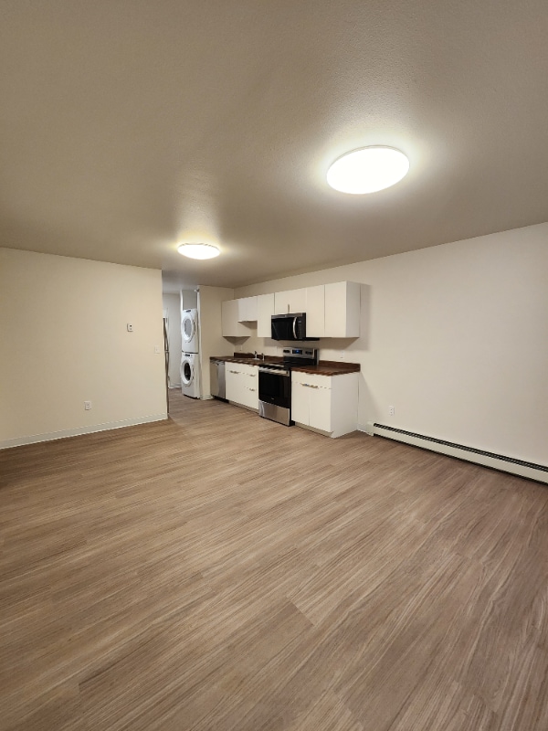 Building Photo - 211 1st Ave NW