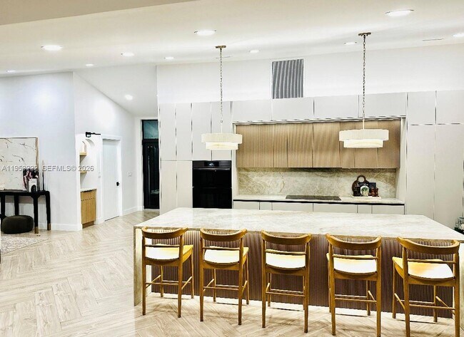 Photo - 2475 NW 25th St