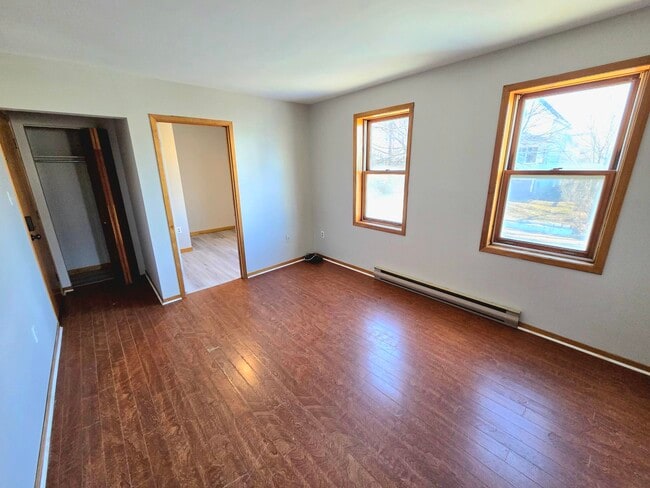 Photo - 643 George St Unité 2