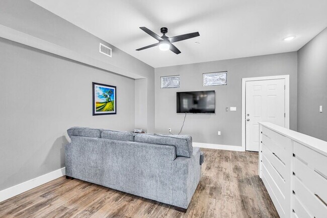 Photo - TDY, Cruisers Welcome!