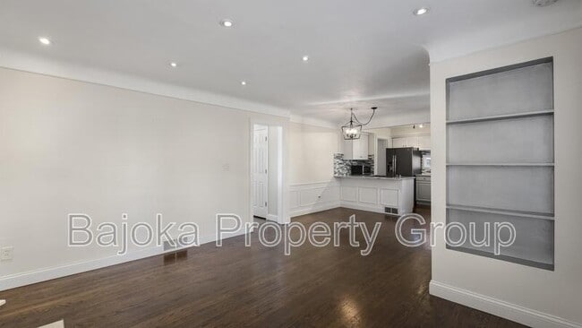 Photo - 2626 Windemere Rd