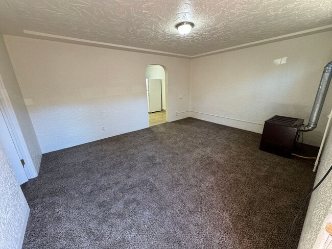 Building Photo - SW 1st Triplex Unit 727 SW 1st St #3 Rental