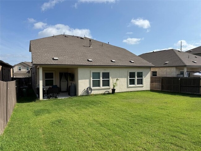 Photo - 1008 Bluewood Bend