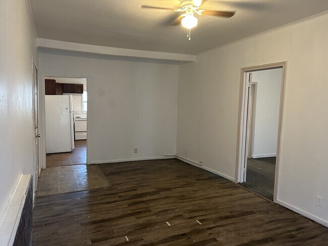 Photo - 1303 Bell St