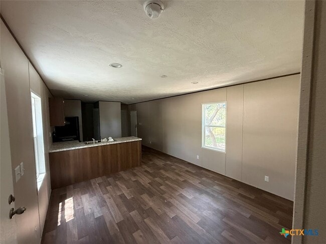 Photo - 307 Quail Run St