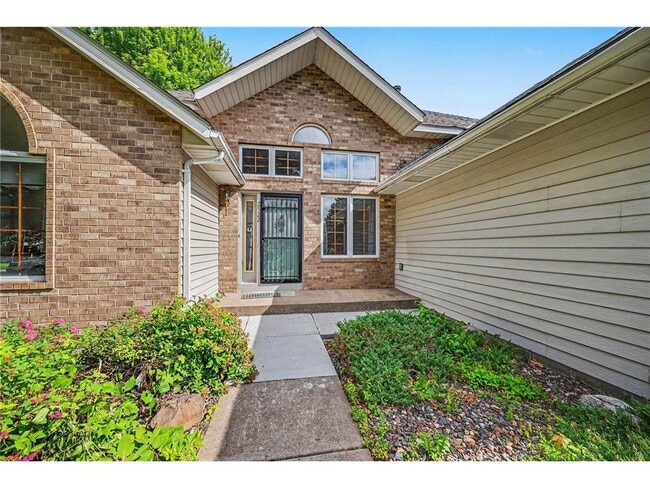 Photo - 2522 Windsor Ln
