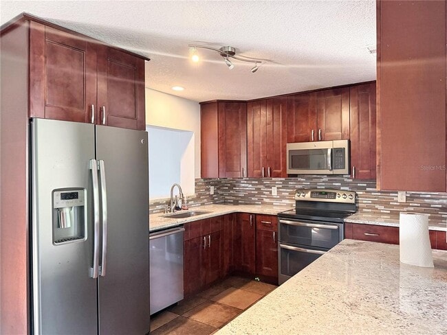 Photo - 912 Carvell Dr
