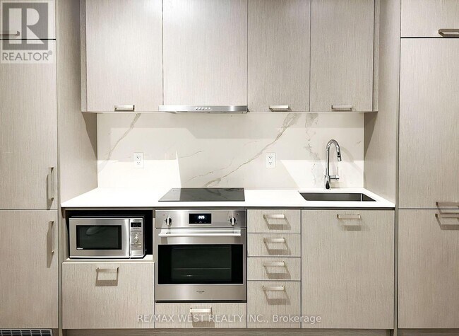 Photo - 38 Honeycrisp Cres Unit 720