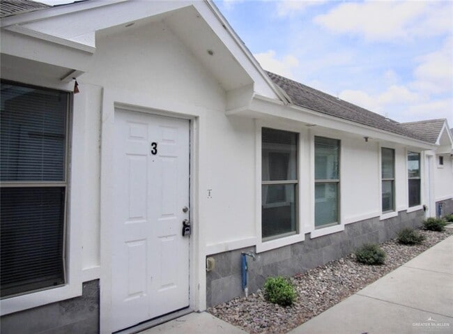 Building Photo - 17 W Harrison Ave Unit 3