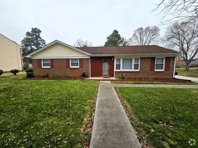 Building Photo - 3 Bedroom House in Petersburg