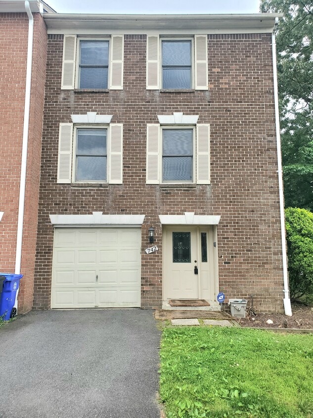 Photo - 742 S Granada St (Arlington, VA)