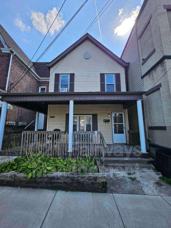 Building Photo - 537 3rd St Rental