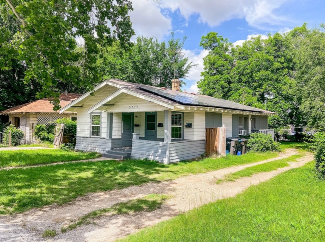 Photo - 3715 Travis Ave Unidad C