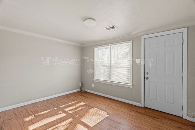 Photo - 161 Anistasia Dr