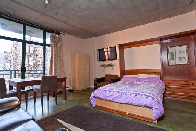 Building Photo - 22 E Cordova St