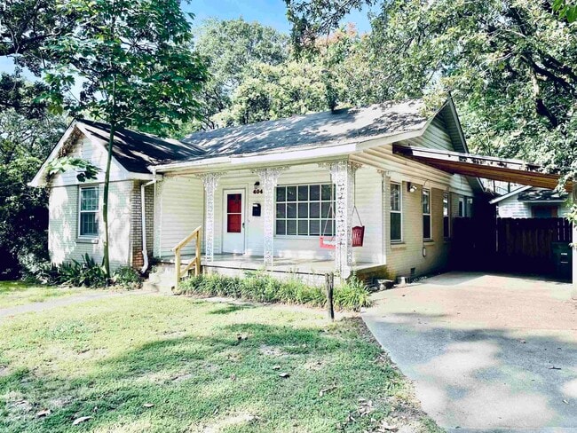 Building Photo - 404 N Jackson St Rental